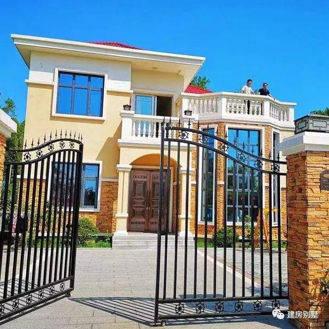 拆掉老家的青磚瓦房，35萬蓋好兩層小別墅，漂亮又實用