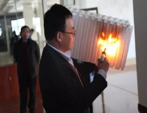 海容模塊不是泡沫嗎，那么它防火性能怎么樣？