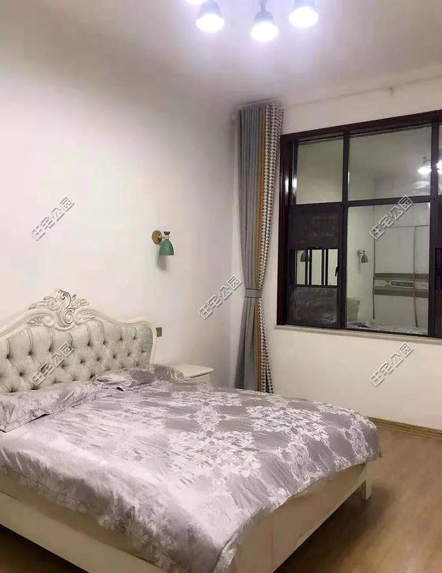 為父母養(yǎng)老，湖南兄妹在農(nóng)村老家修建三層別墅，主體裝修一個花了80萬