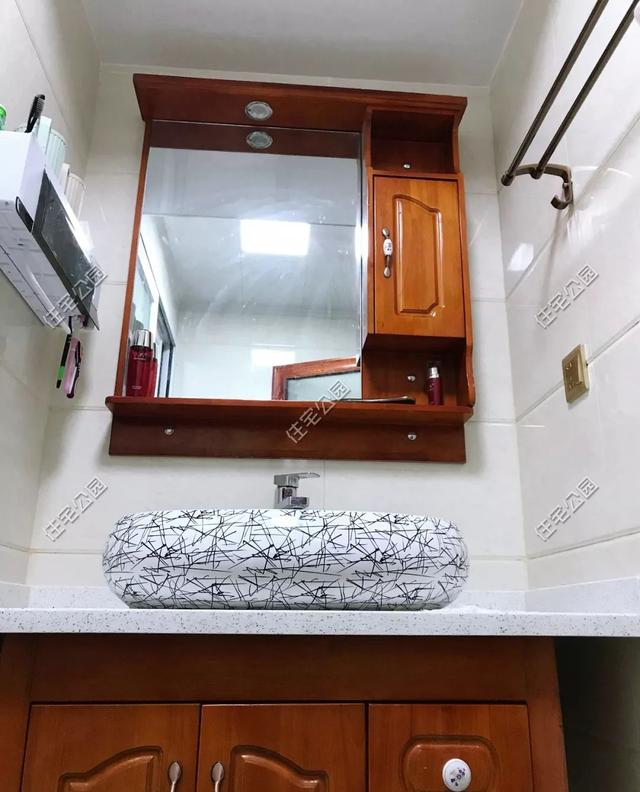 為父母養(yǎng)老，湖南兄妹在農(nóng)村老家修建三層別墅，主體裝修一個花了80萬