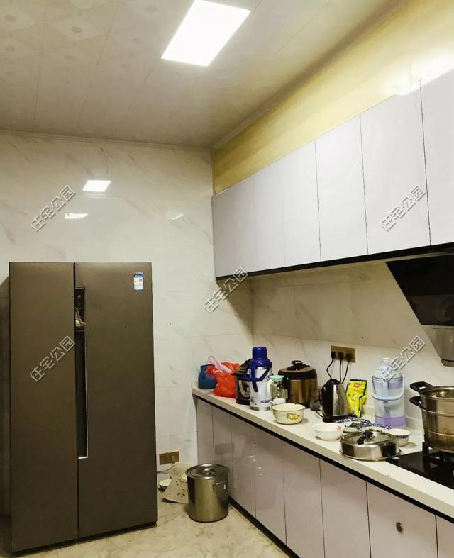 為父母養(yǎng)老，湖南兄妹在農(nóng)村老家修建三層別墅，主體裝修一個花了80萬