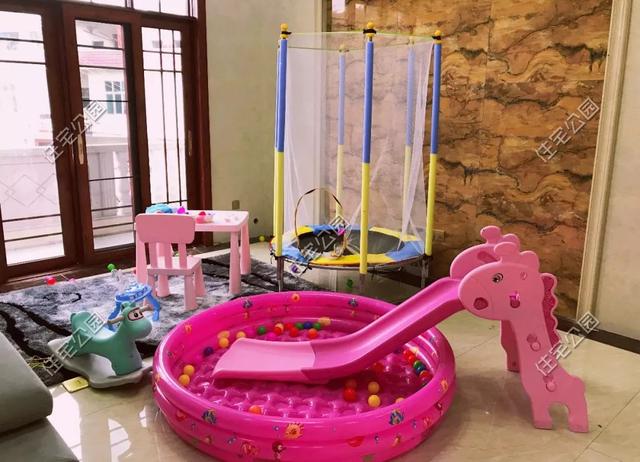 為父母養(yǎng)老，湖南兄妹在農(nóng)村老家修建三層別墅，主體裝修一個花了80萬