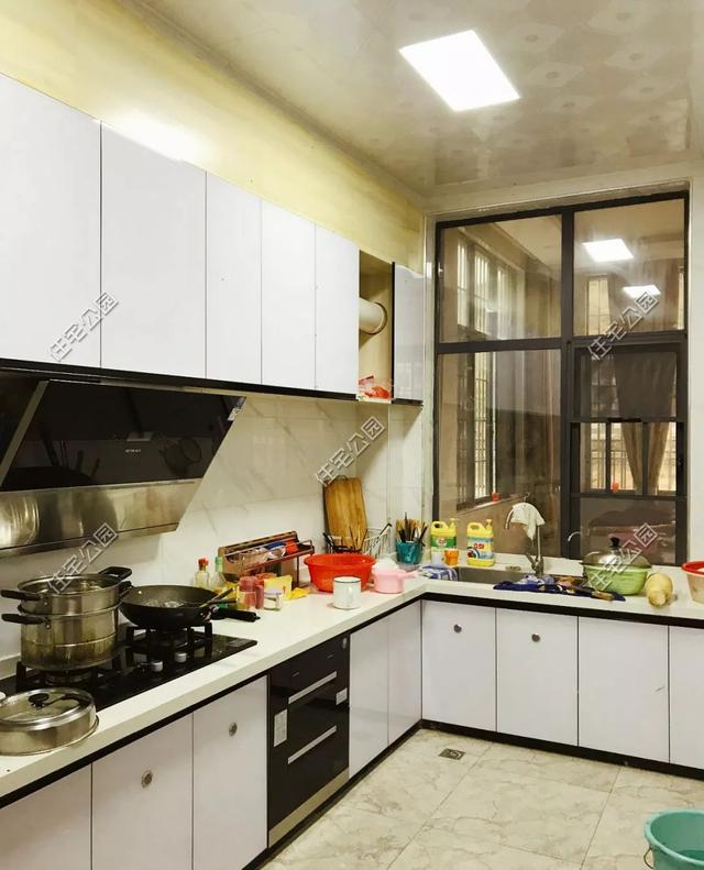 為父母養(yǎng)老，湖南兄妹在農(nóng)村老家修建三層別墅，主體裝修一個花了80萬