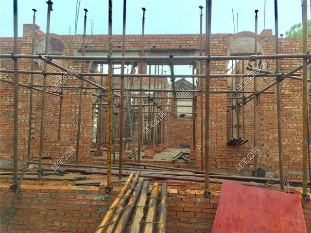 農(nóng)村包工頭給自家建房，30萬建成一層別墅，質(zhì)量更是沒得說