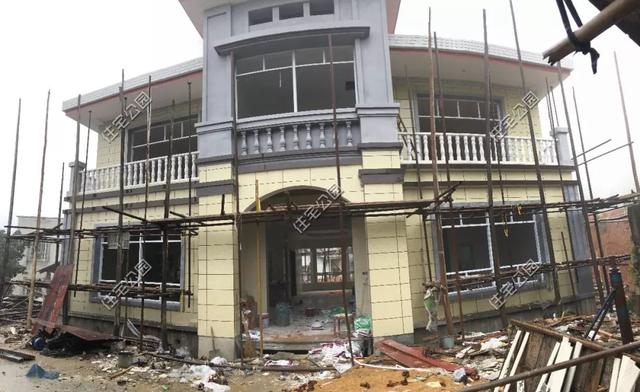 為了落葉歸根，湖南兄弟倆回鄉(xiāng)下建別墅，各自花了60萬(wàn)，享受田園生活