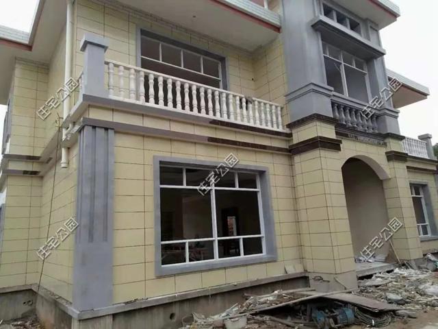 為了落葉歸根，湖南兄弟倆回鄉(xiāng)下建別墅，各自花了60萬(wàn)，享受田園生活