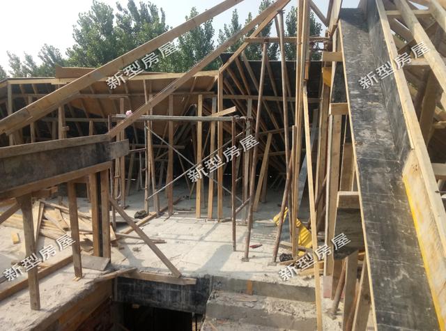 農(nóng)村新房還沒入住，就發(fā)現(xiàn)屋面就有裂縫，這是誰的責(zé)任？