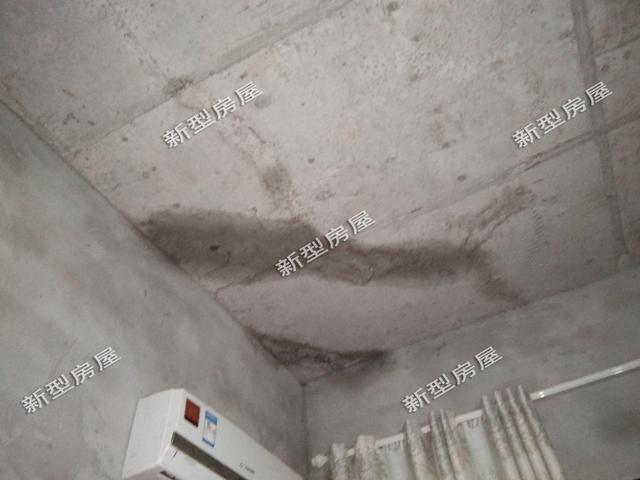 農(nóng)村新房還沒入住，就發(fā)現(xiàn)屋面就有裂縫，這是誰的責(zé)任？