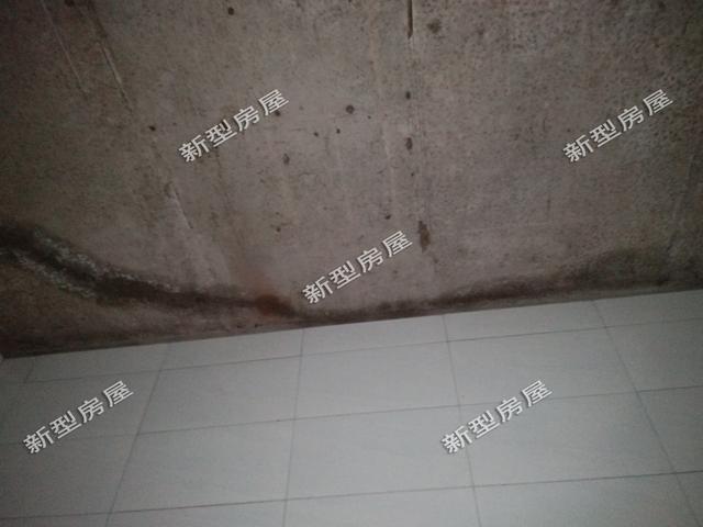 農(nóng)村新房還沒入住，就發(fā)現(xiàn)屋面就有裂縫，這是誰的責(zé)任？