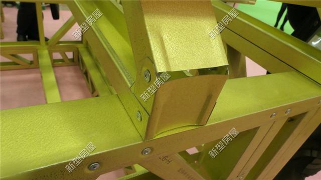 想修建輕鋼別墅？先搞清楚構(gòu)建、樓板、外墻和取暖這4個問題！