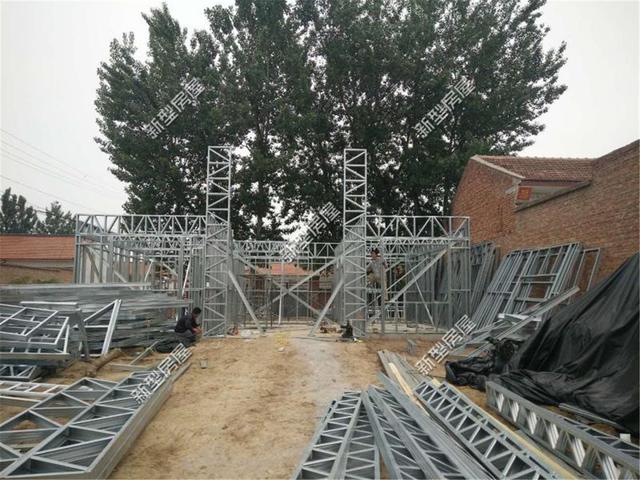 想修建輕鋼別墅？先搞清楚構(gòu)建、樓板、外墻和取暖這4個問題！