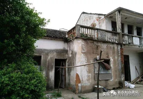 江蘇小伙回農村自建別墅，包工包料每瓶1200，村里還有花海、草坪！