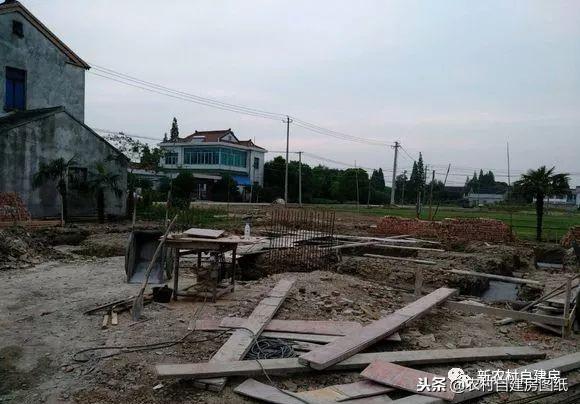 江蘇小伙回農村自建別墅，包工包料每瓶1200，村里還有花海、草坪！