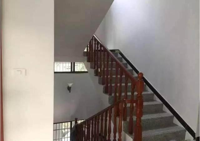 最適合農(nóng)村的實用布局、方正戶型，兩套廣西自建522平農(nóng)村別墅