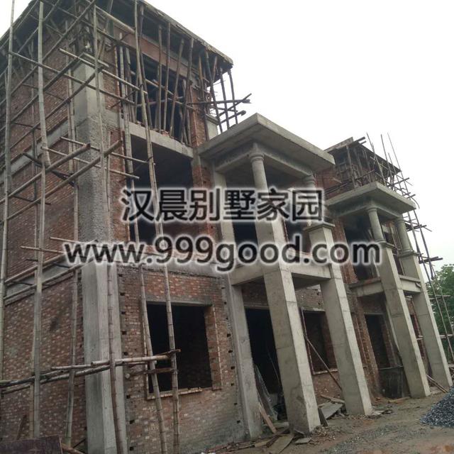 今年的蓋房愿望實(shí)現(xiàn)了嗎？2套豪華雙拼別墅實(shí)拍照片，過年想低調(diào)都難