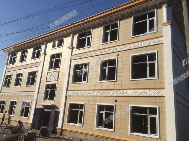 今年的蓋房愿望實(shí)現(xiàn)了嗎？2套豪華雙拼別墅實(shí)拍照片，過年想低調(diào)都難