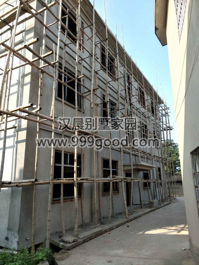 今年的蓋房愿望實(shí)現(xiàn)了嗎？2套豪華雙拼別墅實(shí)拍照片，過年想低調(diào)都難