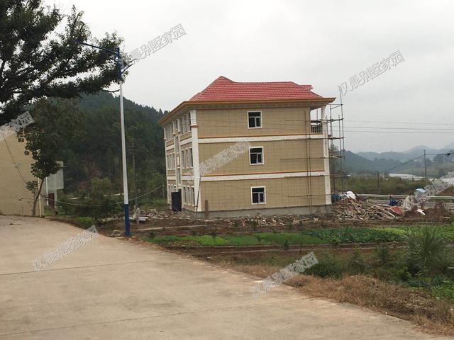 今年的蓋房愿望實(shí)現(xiàn)了嗎？2套豪華雙拼別墅實(shí)拍照片，過年想低調(diào)都難