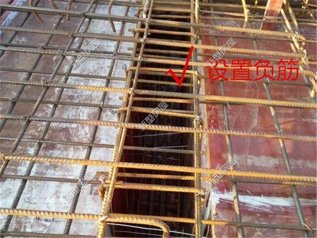 農(nóng)村新建好的的房子樓板開裂，看著都揪心，注意要這樣綁鋼筋