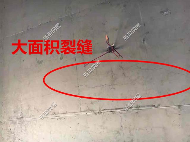 農(nóng)村新建好的的房子樓板開裂，看著都揪心，注意要這樣綁鋼筋