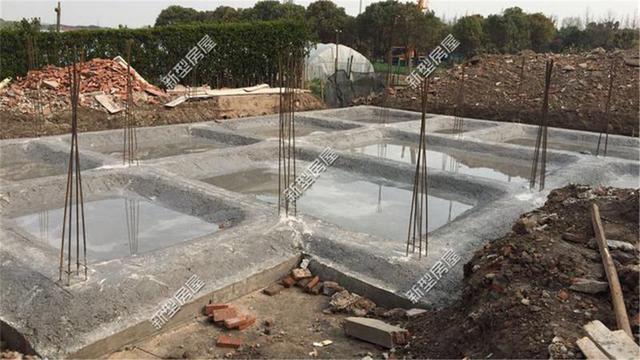 農(nóng)村新建好的的房子樓板開裂，看著都揪心，注意要這樣綁鋼筋