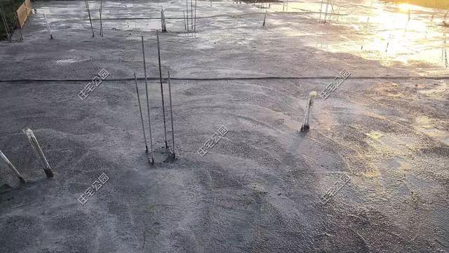 農(nóng)村孝子彗星修建三層別墅，父親生病母親監(jiān)工，主體70萬(wàn)建成，凝聚著一家人的愛(ài)