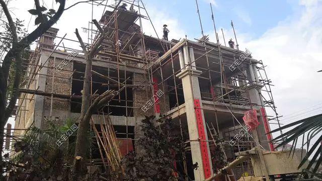 農(nóng)村孝子彗星修建三層別墅，父親生病母親監(jiān)工，主體70萬(wàn)建成，凝聚著一家人的愛(ài)