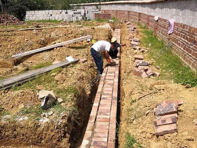 農(nóng)村孝子彗星修建三層別墅，父親生病母親監(jiān)工，主體70萬(wàn)建成，凝聚著一家人的愛(ài)