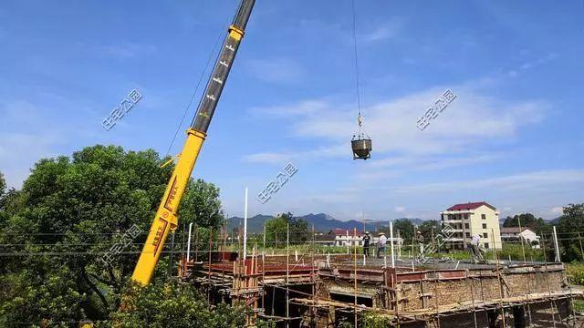 農(nóng)村孝子彗星修建三層別墅，父親生病母親監(jiān)工，主體70萬(wàn)建成，凝聚著一家人的愛(ài)