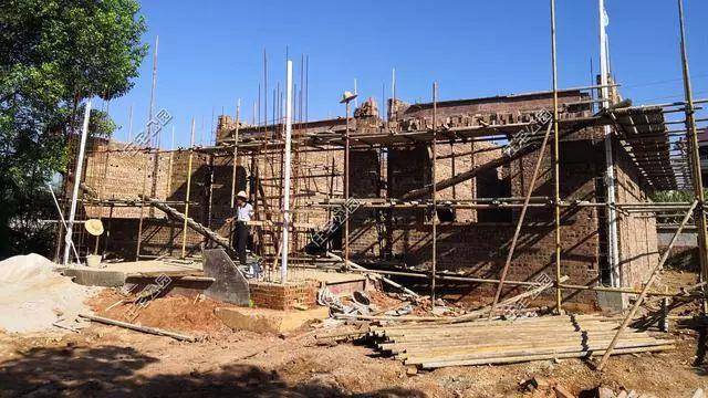 農(nóng)村孝子彗星修建三層別墅，父親生病母親監(jiān)工，主體70萬(wàn)建成，凝聚著一家人的愛(ài)