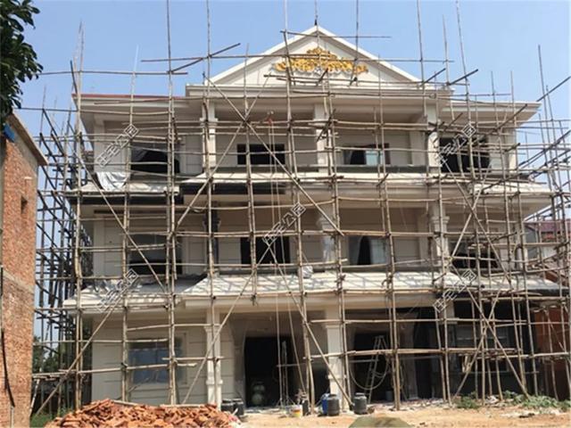 我和叔叔蓋的雙拼養(yǎng)老別墅，每人35萬，400多平的大院子就是爽