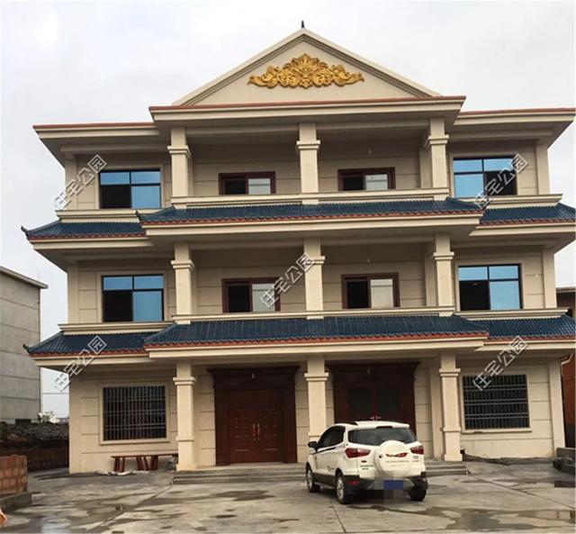 我和叔叔蓋的雙拼養(yǎng)老別墅，每人35萬，400多平的大院子就是爽