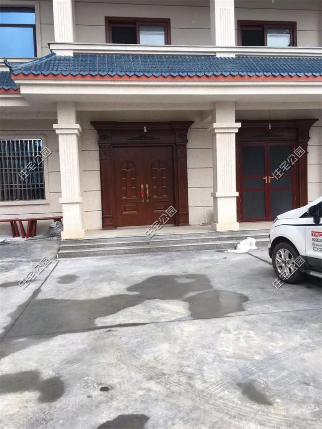 我和叔叔蓋的雙拼養(yǎng)老別墅，每人35萬，400多平的大院子就是爽