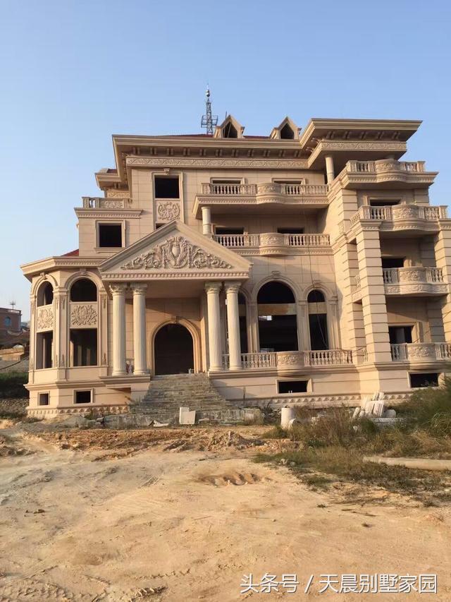 聽說這樣的農村別墅在福建省非常普通，簡裝接地氣，樓梯有檔次！