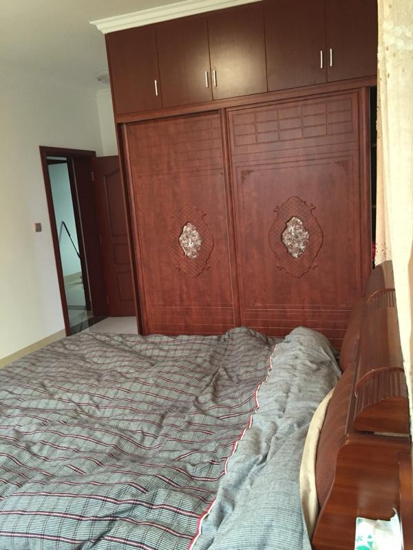 聽說這樣的農村別墅在福建省非常普通，簡裝接地氣，樓梯有檔次！