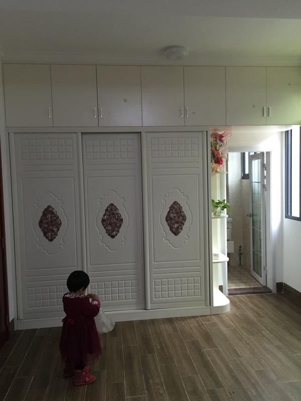 聽說這樣的農村別墅在福建省非常普通，簡裝接地氣，樓梯有檔次！