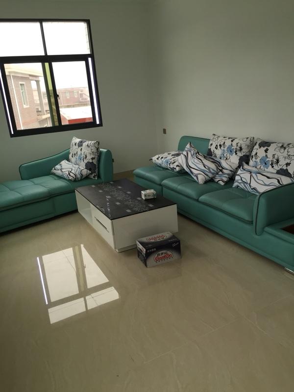 聽說這樣的農村別墅在福建省非常普通，簡裝接地氣，樓梯有檔次！