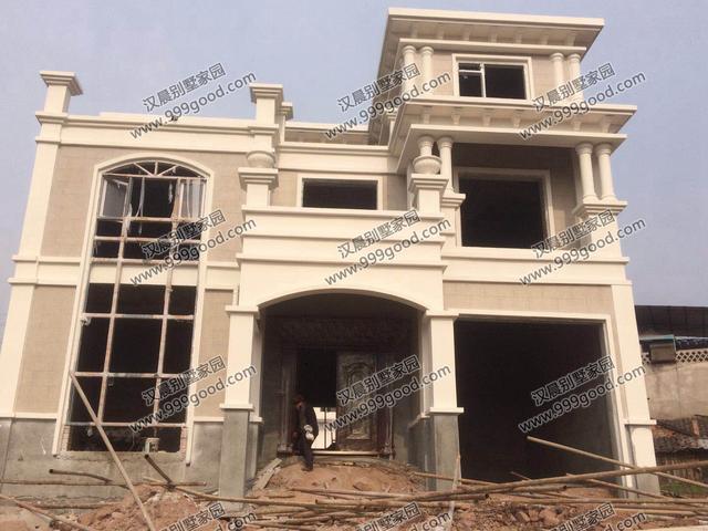 真嗨啊！建成這棟農村別墅，人生達到了巔峰，父母都笑得合不攏嘴！