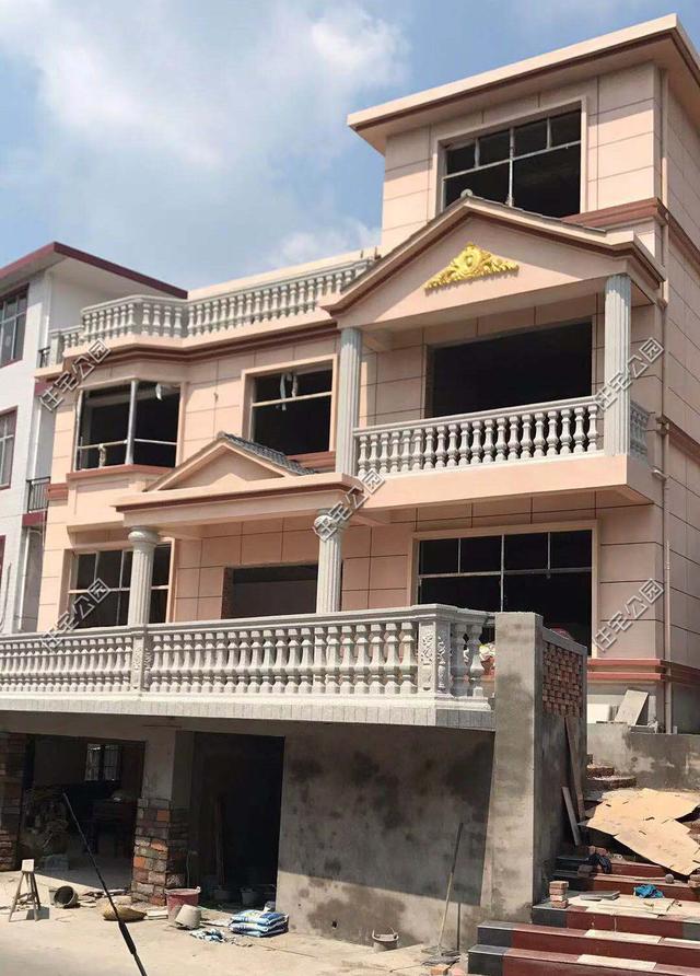 這棟江西別墅主體加裝修才花了85萬，主要是趕上了好時機(jī)，性價比太高了