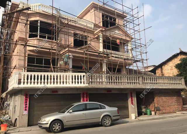 這棟江西別墅主體加裝修才花了85萬，主要是趕上了好時機(jī)，性價比太高了