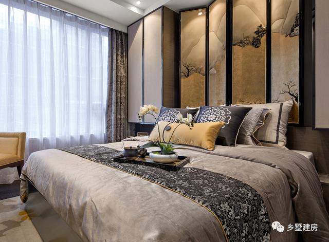 帶超大車(chē)庫(kù)和挑空客廳的四層別墅設(shè)計(jì)圖，別墅精致更實(shí)用，不比城里的別墅差