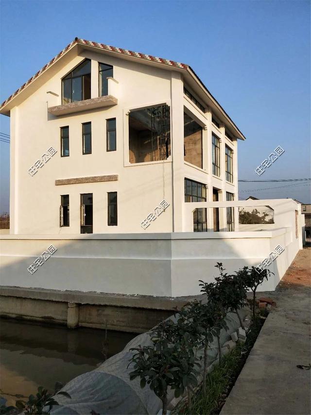 三層中式養(yǎng)老小別墅設(shè)計(jì)圖，62萬(wàn)交給專(zhuān)業(yè)施工隊(duì)，帶施工圖和效果圖。