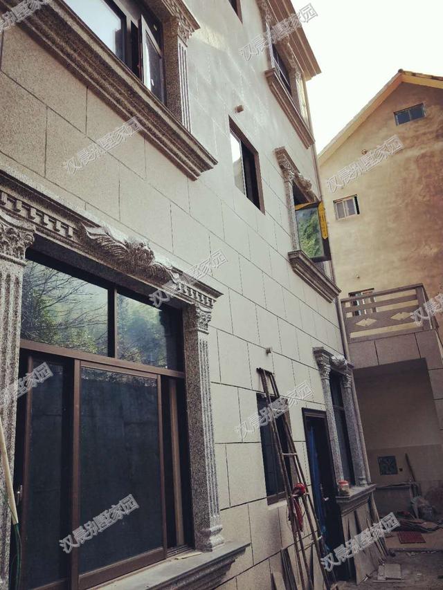 占地117平的三層別墅設(shè)計(jì)圖，帶車(chē)庫(kù)，帶實(shí)景效果圖，小戶型中的精品！