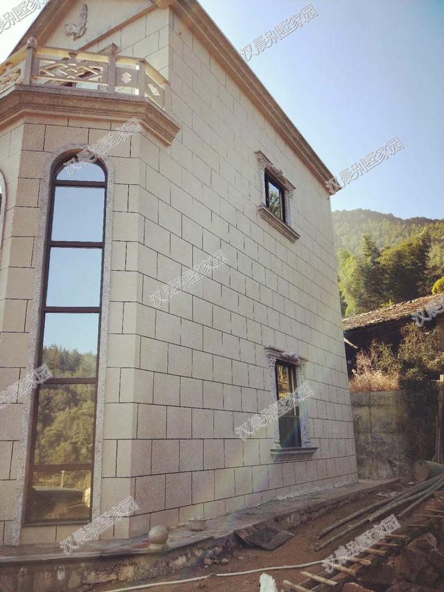 占地117平的三層別墅設(shè)計(jì)圖，帶車(chē)庫(kù)，帶實(shí)景效果圖，小戶型中的精品！