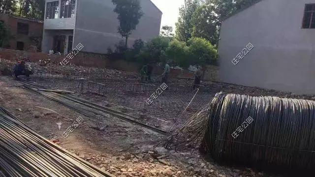 湖北農(nóng)村40萬自建2層框架別墅設(shè)計圖，包工價240每平。