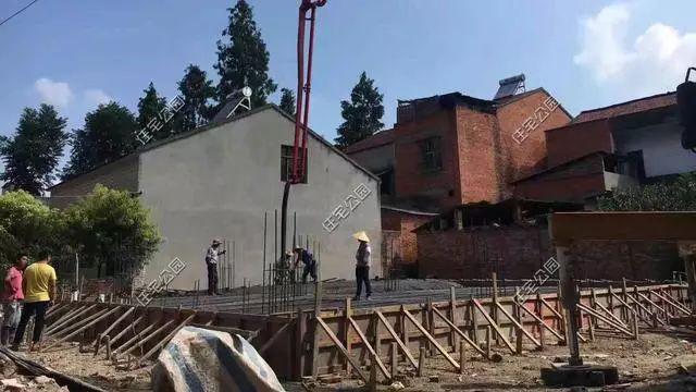 湖北農(nóng)村40萬自建2層框架別墅設(shè)計圖，包工價240每平。