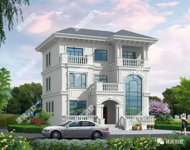 開間13米的鄉(xiāng)村三層自建房，都有挑空的客廳，氣派非凡