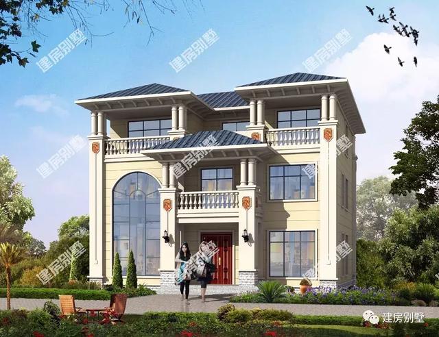 開間13米的鄉(xiāng)村三層自建房，都有挑空的客廳，氣派非凡