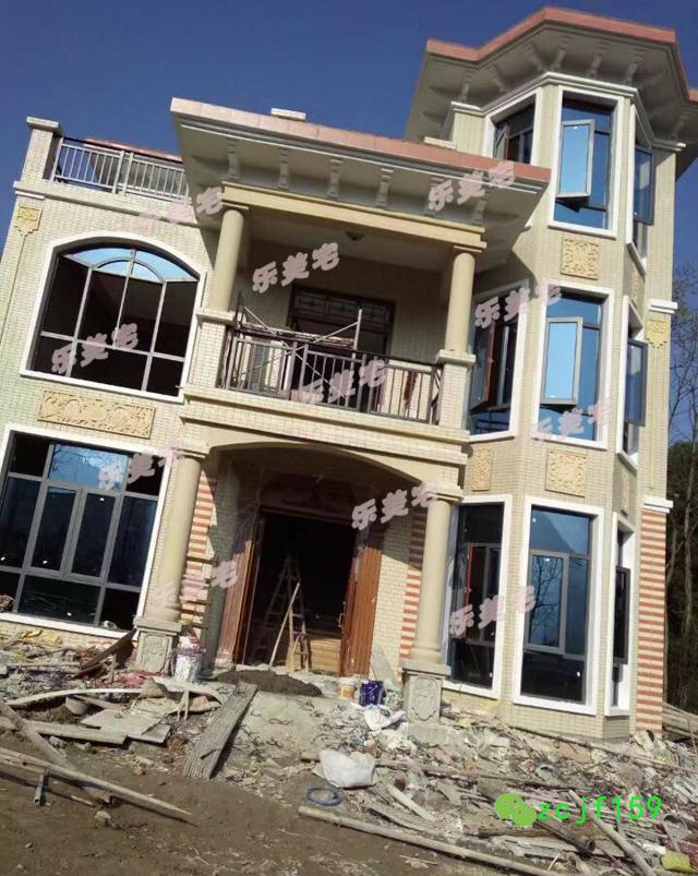 實(shí)拍農(nóng)村三層自建房設(shè)計(jì)效果圖，色彩搭配溫馨靚麗