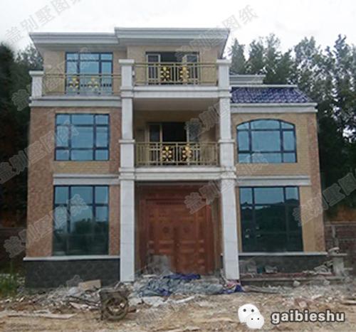 經(jīng)濟實用農(nóng)村三層自建房設(shè)計圖紙，設(shè)計簡約大方，屬于簡歐風(fēng)格，臥室很多